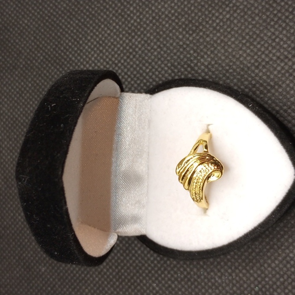 Beautiful 😍 14 k gold filled Ring